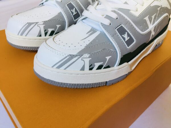 LV Trainers – Image 2